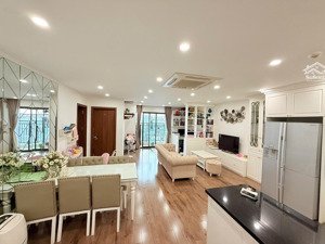 cung điện cho thuê : az lâm viên nhà y hình 100 m2 2 ngủ full đồ mới đẹp 