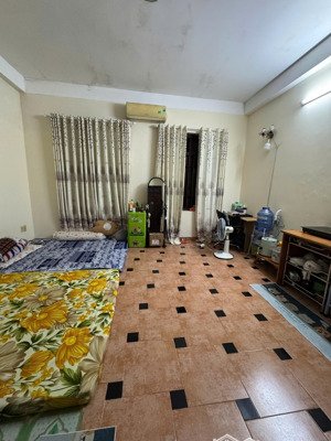 phòng cho thuê kdc him lam 6a gần mia & bv nam sài gòn full nội thất. phòng lầu 1 có cửa sổ