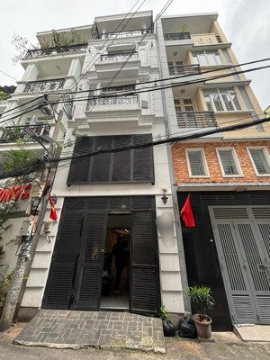 bán nhà hẻm xe hơi huỳnh văn bánh. p11.quận phú nhuận. 4 x 11m. 1 trệt 3 lầu sân thượng. 11.5 tỷ tl