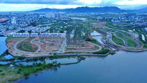 cần bán lô góc 2 mặt tiền, sát bên công viên dự án gami eco charm đà nẵng. nằm ngay cạnh sông cu đê