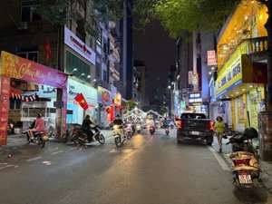 bán nhà chùa láng 50m² 4 tầng mt 4.3m ô tô vào nhà, cách phố 30m, view thoáng vĩnh viễn, giá 14 tỷ