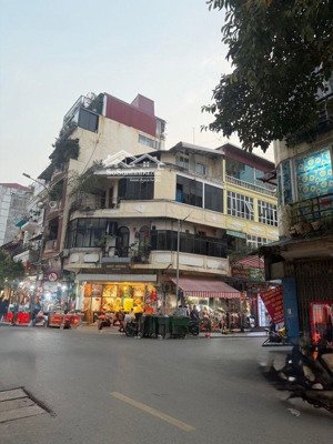 bán nhà mặt phố hàng bè 105m2 , 5 tầng, mặt tiền 3.2 m, dài 35m, gía chào 98 tỷ