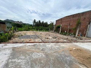 đất kiệt nguyễn lương bằng, gần ngay cổng chính khu công nghiệp hòa khánh