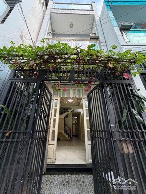 bán nhà 2 tầng (67m2 đất), 3pn sát chợ bùi minh trực p5. q8 giá chỉ 69tr/m2