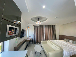 bán toà 7tang 3 mt gần hồ nghinh-dt 80m2-ngang 5m-ra bãi tắm mỹ khê 200m-đang cho thuê 80tr/th-30,x