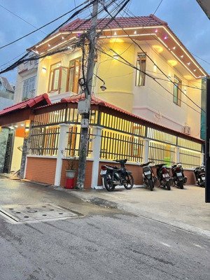 nhà dt khủng 8,3m nở hậu 9mx13m đúc 2 tầng lầu full nội thất - ngay thới an