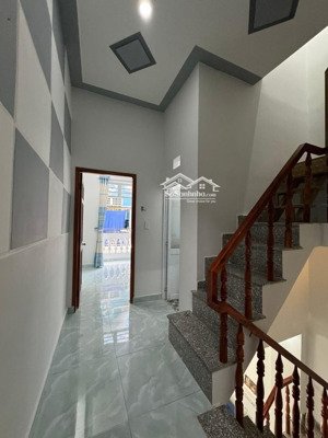 rổ hàng thanh lý cuối năm ngân hàng techcom, nhà 1 trệt 1 lầu