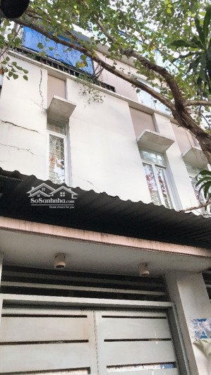 tân phú 1/ giá 5,52 tỷ 64m2 ngang rộng 8m, cách 10m ra mặt tiền