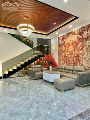 CỰC ĐẸP NHÀ 2 LẦU NGAY TRUNG TÂM SỔ HỒNG RIÊNG CHỈ 650TR SANG TÊN NGAY