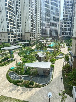 căn 2pn tòa c 4tỷ9, tầng trung view nội khu dự án lumiere boulevard