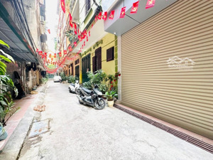 hoàng quốc việt phân lô vỉa hè ô tô tránh mặt tiền quyền lực giá rẻ nhất khu vực.