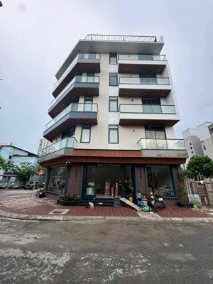 vị trí đắc địa lô góc 6 tầng thang máy mặt tiền 6m ô tô tránh vỉa hè rộng kinh doanh đỉnh