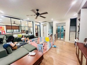 biệt thự sân vườn - lạc long quân, 150m2, mt 7,5m, 4 tầng, cách hồ tây 100m, khu tư lệnh cảnh vệ