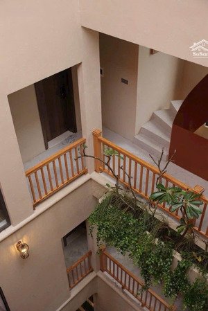 bán toà căn hộ góc hai mặt tiền, hồ bơi, có thang máy 145m2, đối diện furama resort, biển mỹ khê