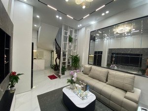 bán nhà ngõ 971 hồng hà dt 38m, 5 tầng, mt 4.4m giá 6.7 tỷ