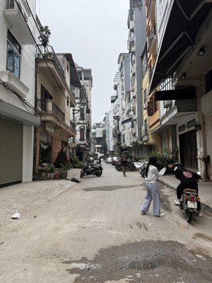 bán nhà riêng 3 tầng 50m2 tại thuỵ khuê, vài bước ra hồ tây. lh 