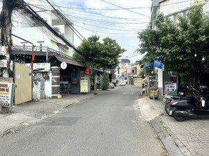 cần bán mặt tiền kinh doanh gần vincom thủ đức