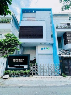 bán gấp biệt thự mt đường hoa, phú nhuận (diện tích: 8 x 18m) - kết cấu: 5 tầng - giá bán: 46 tỷ