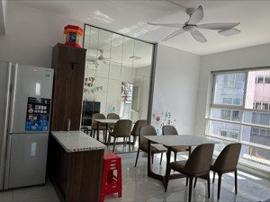 chính chủ cho thuê căn 2pn, lầu cao, đầy đủ nội thất