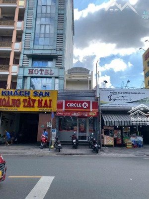 bán nhà mt 75 thành thái, p14, q10 - dt: 4,1m x 33m. trệt 3 lầu