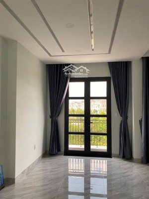 cho thuê gấp bt 200m2, 40 triệu vnd tại vinhomes grand park, q9, hcm