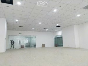 cần bán gấp căn shop chân đế chung cư ia20 ciputra - 93m - tầng 1 - giá chỉ 6x tr/m