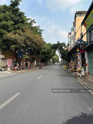 bán đất đẹp cổng chợ giang biên - lô góc - ô tô vào tận nhà - ngõ thông bàn cờ -14 tỷ 1