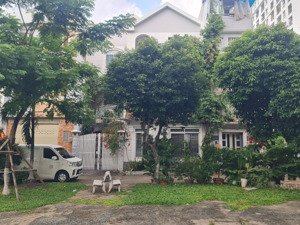 cho thuê nhà ngay bà chiểu, hẻm xe tải huỳnh đình hai 3 tầng 100m2, bề ngang 10m đối diện công viên