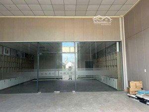 cho thuê mặt bằng thành phố mới bình dương. dt 200m2, giá 18tr/tháng
