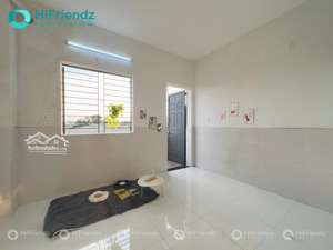 phòng trọ giá rẻ có ban công siêu thoáng gần lê văn việt ngã tư thủ đức