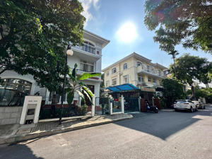 cho thuê biệt thự mỹ giang, phú mỹ hưng, quận 7, dt 207m2, 5pn, full nội thất nhà đẹp