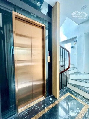 nhà dân xây 6tầng thang máy full nội thất mới sang trọng phố lê thanh nghị hai bà trưng hà nội
