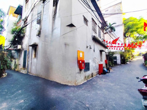 bán 50m2 chỉ 8.8 tỷ - hoàng hoa thám - 3 tầng - cách ô tô chỉ đúng 10m