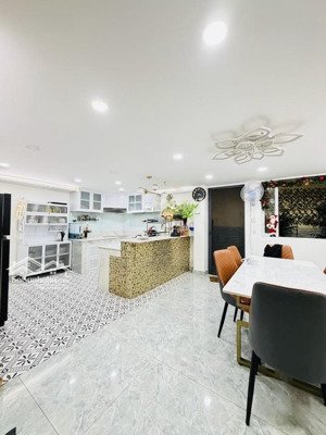 hẻm ô tô đậu cửa - 77m2 - huỳnh văn bánh - 3 tầng btct - phú nhuận - nhỉnh 8 tỷ