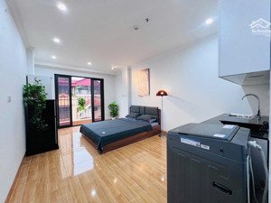 khai trương nhà mặt phố cách ngã tư sở 1km - mặt đường 2 oto chánh nhau, gần nhiều trường đại học