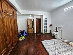 bán nhà 3 tầng đội cấn, ba đình dt 52m2 chỉ có 8 tỷ giá đâu tư vị trí siêu đẹp gần phố hiếm nhà bán