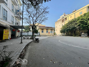 75m 5 tầng lk kđt đô nghĩa, đường 25m, kinh doanh tất cả mặt hàng mô tả: -