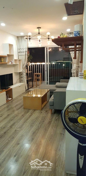 chính chủ bán căn 75m2 rẻ nhất dự án. tầng trung. full nội thất. cửa tn ban công đb.