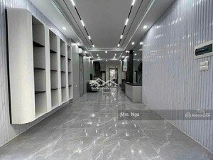 bán nhà riêng tại đ.bồ đề, 15 tỷ, 50 m2, 4pn, 5wc, pháp lý đầy đủ, giá ưu đãi