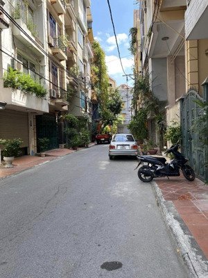gia đình cần bán nhà 5 tầng phố ngọc khánh ba đình