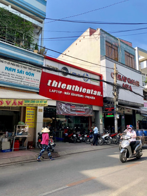 giá chỉ 16.5 tỷ - dt gần 6x21m sổ đẹp xây 2 tầng nhà mt bàu cát - ni sư huỳnh liên. vị trí đẹp