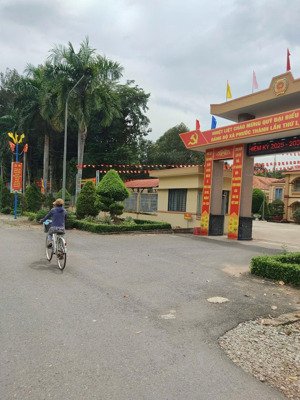 đất ngay tthc xã phước thành 250m2 giá ngộp 380tr sổ hồng riêng, công chứng ngay được.