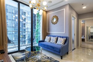 chính chủ bán gấp đi nước ngoài định cư ch 1pn - 1wc view landmak 81 - lh xem nhà ép giá 