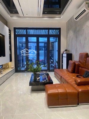 nhà đẹp 3 tầng full nội thất xịn - dt 4x16 - hxh huỳnh tấn phát gần coopmart quận 7 - chỉ nhỉnh 7tỷ