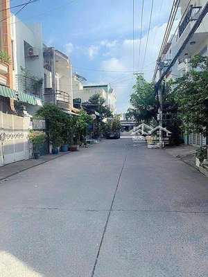 bán nhà hẻm 8m đường gò ô môi,p. phú thuận, quận 7.