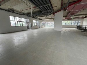 chủ đầu tư vạn xuân cho thuê ô thương mại tầng 02, diện tích 494m2, miễn phí 6th đầu ko tính tiền