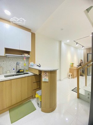 3 tầng mới- 33m2- nở hậu- hxh đậu cửa- nơ trang long p13 bt- 5.8 tỷ