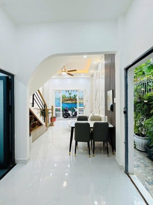 bình thạnh ,3 tầng - dtsd 82m2 - tặng toàn bộ nội thất - hẻm 3m cách mặt tiền 3 căn nhà. 4.79 tl