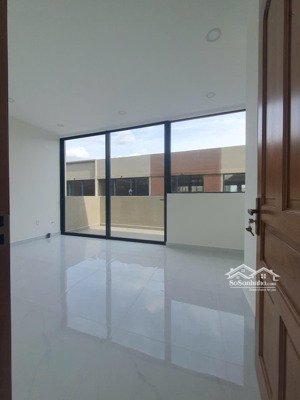 văn phòng: 40m²mới,đẹp giá 8 triệu.