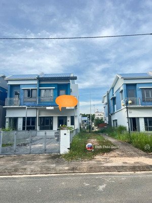 chính chủ cần bán biệt thự góc giữa 104m2 hoàn thiện giá tốt tại oasis city đối diện đh việt đức